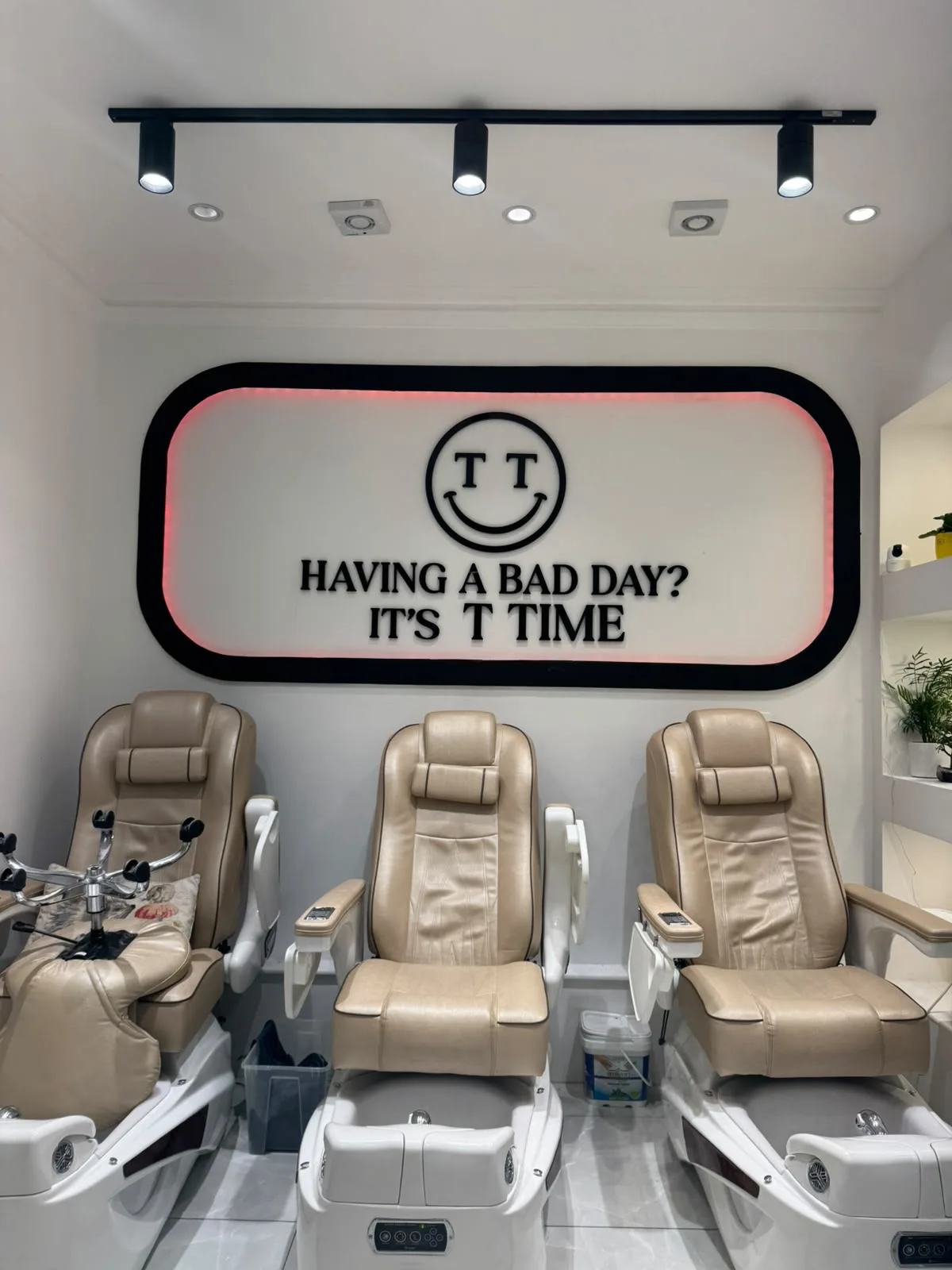 T TIME Nails & Beauty gallery
