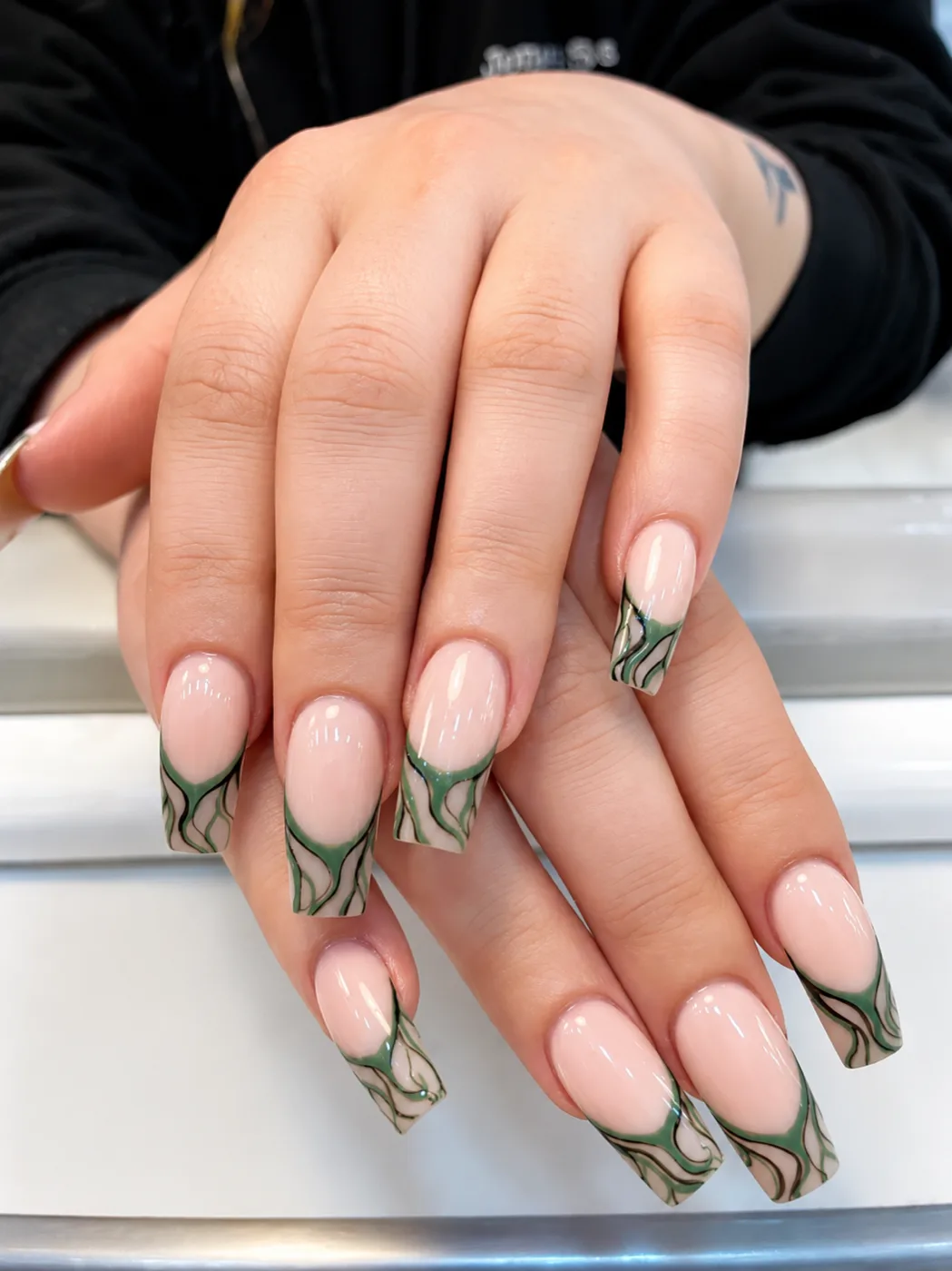 Nude nails with fine nail art